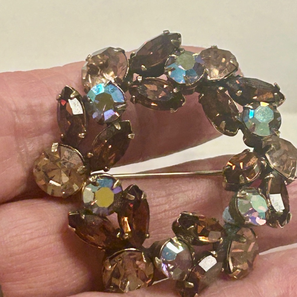 Regency Brooch Lovely Champagne, Root Bear Brown & AB Stones Signed